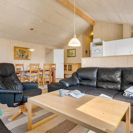 Alvina - 45m From The Sea By Interhome